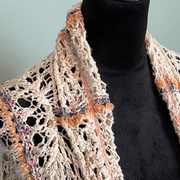 Buckle BKE Crochet Distressed Style Asymmetrical Boho Cardigan L - Picture 4 of 6